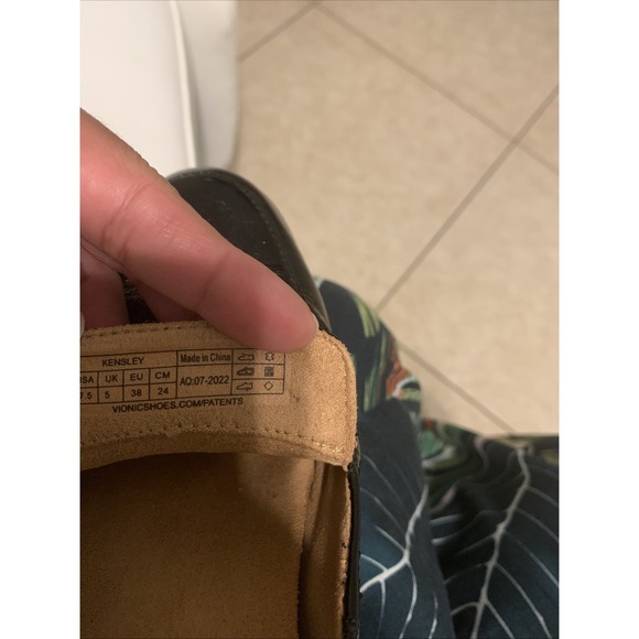 Vionic Kensley Women's Sz 7.5 Shoes Black Patent Leather Slip On Loafers - Picture 9 of 9